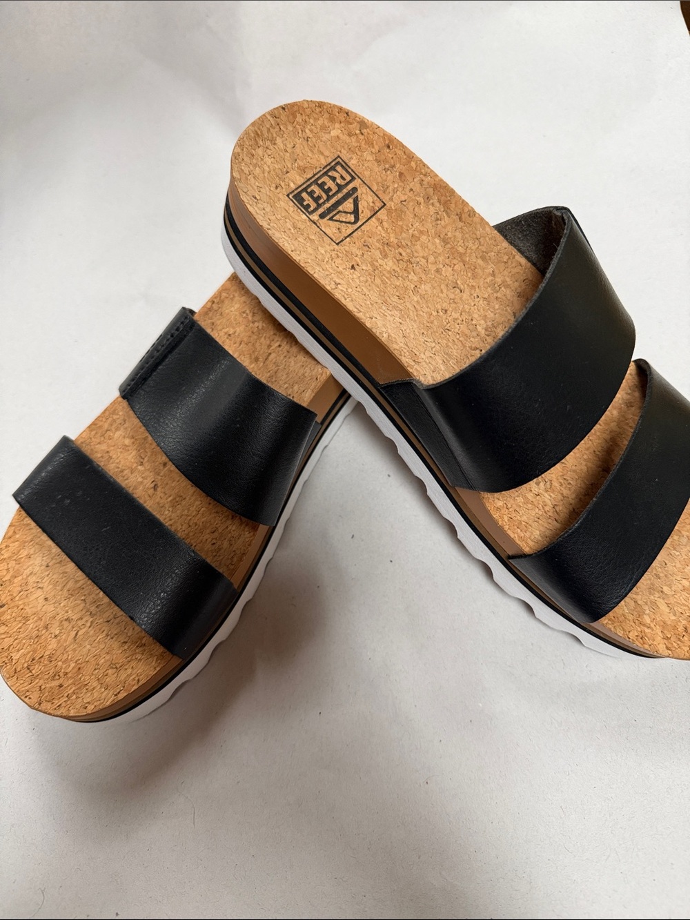 Reef Cushion Vista Hi black platform sandals, size 6. Great condition.  MSRP $70